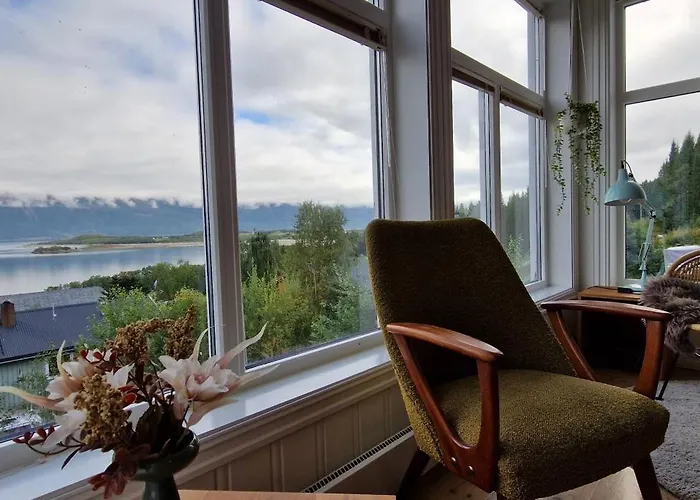 Main Floor In The Lyngen Alps, Whole House Rentable