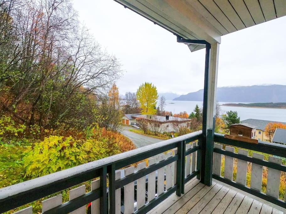 Apartment Main Floor In The Lyngen Alps, Whole House Rentable *