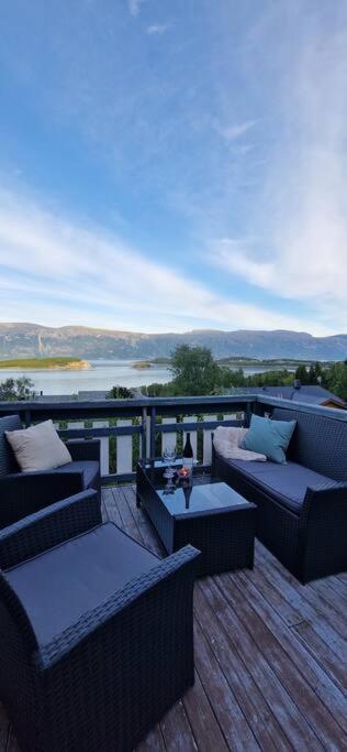 Apartment Main Floor In The Lyngen Alps, Whole House Rentable Lyngseidet